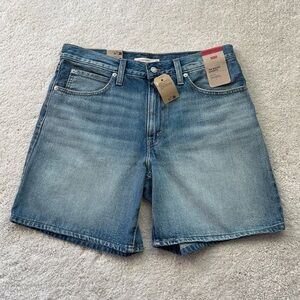NWT Levi's '94 Baggy Mid Thigh Women Shorts Size 30